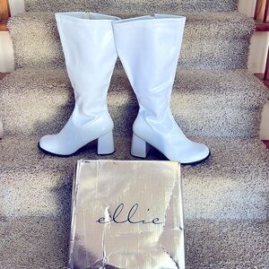 Ellie size 9 white 3inch knee high go go boots